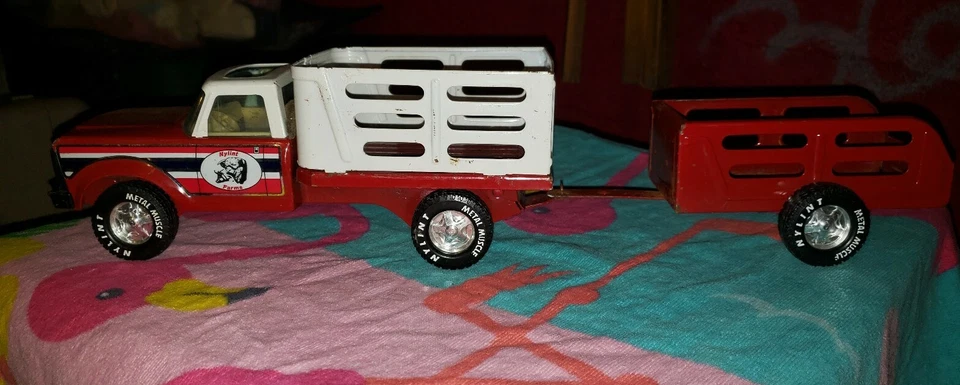 NYLINT FARMS RED FLAT BED PICK UP TRUCK W/ FENCE & TRAILER PRESSED STEEL RARE  - Image 1 of 4