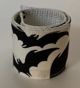 Fledermäuse Armband Slap Armband Cool Fun Accessoire Kinder Spielzeug Halloween Kostüm Geschenk - Bild 1 von 2