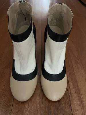 Nuevos Botines Chanel CC Cuero Talla 38 / 7.5 Foto 1 de 4