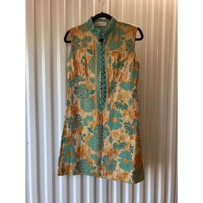 Chaleco de anfitriona Neiman Marcus Brocado años 60 Foto 1 de 4