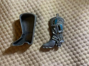 Vintage signierte TORINO graviertes Design Cowboystiefel Brosche/Anstecknadel und Box  - Bild 1 von 3