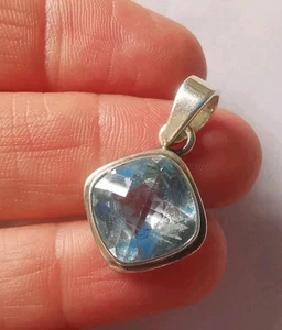Colgante de topacio facetado de plata de ley. R80H - Imagen 1 de 2