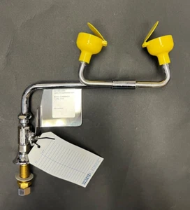 Chicago Faucets CF#9004LH Giratorio Adelante Montado en Cubierta Izquierda Ojo/Lavado de Cara - Imagen 1 de 15