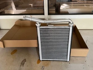 RADIADOR CALEFACCION TOYOTA HILUX 2.5 D. Año 2005 - OE: 871070K050 - NUEVO!!! - Picture 1 of 2