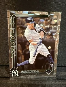 2025 Topps #262 Giancarlo Stanton Diamante Foil New York Yankees - Picture 1 of 2