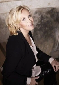 Agneta Faltskog Unsigned 6" x 4" Photo - ABBA - 100% to Cancer Charity *28 - Picture 1 of 1