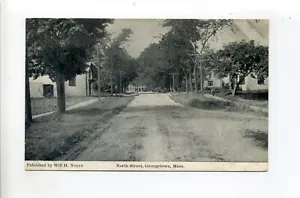 Postal antigua Georgetown MA Mass, vista de la calle norte, camino de tierra, casas - Imagen 1 de 2