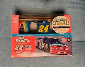 1998 Revell 85-1310 Jeff Gordon #24 DUPONT Monte Carlo 1:24 PRO-FINISH Model Kit - Picture 1 of 3