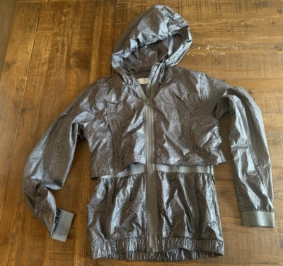 Chaqueta cortavientos con capucha con estampado de leopardo gris Stella McCartney talla mediana nailon Foto 1 de 4