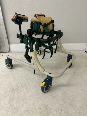 Entrenador de marcha media Rifton Pacer K527 usuario máximo 150 lb 68 kg Foto 1 de 4