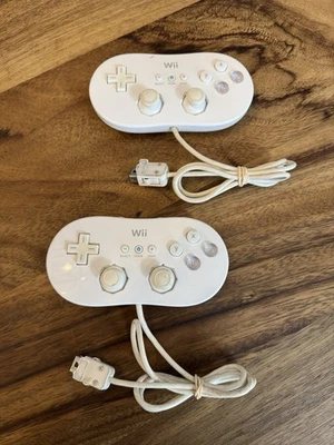 2x Nintendo Wii Official OEM Classic Controller White RVL-005 Tested - Image 1 of 3