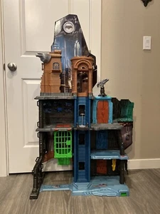 Batman Vs Superman - Ultimate Batcave Playset - 2016 Mattel - 48" Tall - Picture 1 of 9