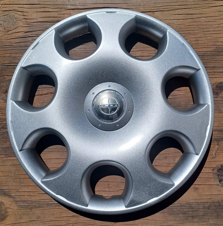 Tapacubos serie Scion xB 2004-2005, se adapta a ruedas de 15" 61129, 2375 repintado Foto 1 de 4