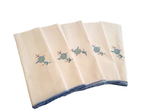 Set of 5 Vintage White Cotton Dinner Napkins Blue Floral & Trim - Picture 1 of 11