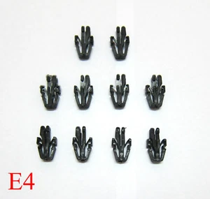 79 - 83 FOR TOYOTA HILUX RN30 LN40 COROLLA E70 KE70 TE71 TE72 GRILL LOCK CLIP - Picture 1 of 3