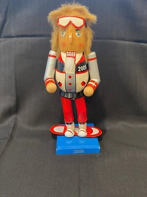 木制圣诞胡桃夹子滑雪板 14 英寸 2009 限量版带标签 — 第 1/4 张图片