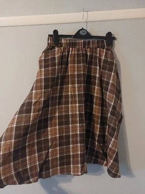 Checkered Midi Skirt With Elasticated Waist And Pockets Size M NEW - Image 1 of 4