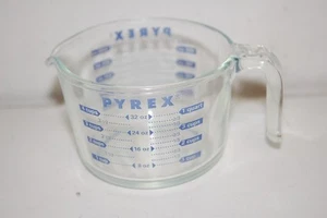 PYREX  4 Cup/32oz/1 qt Glass Measuring Cup Blue Letter USA Vintage - Picture 1 of 2
