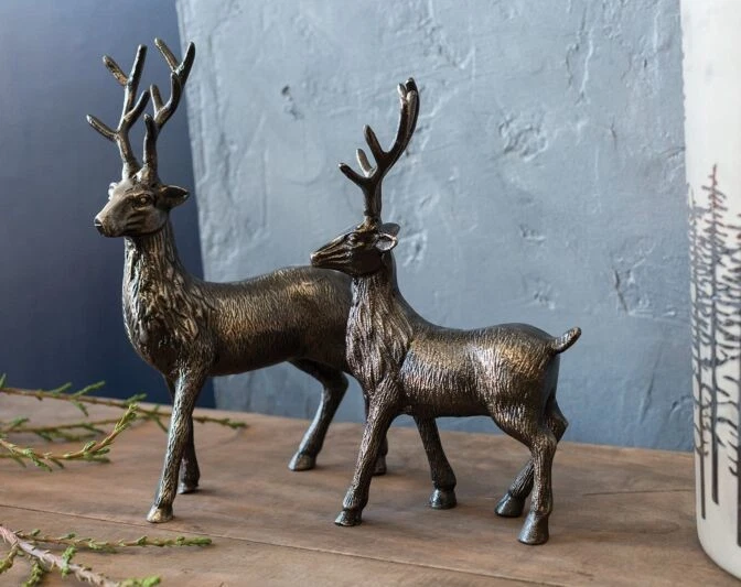 Par de 2 estatuillas de ciervos en tono negro y plateado estilizadas decoración del hogar de lujo Foto 1 de 3