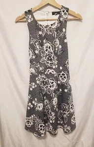 TRIXXI Fit N Flare Dress Juniors Sz 7 Black White Floral Sleeveless Exposed Back - Picture 1 of 10