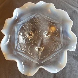 Antique 1905 Celtic Knot opalescent Jefferson Glass bowl 22cm vaseline Ohio USA - Picture 1 of 12