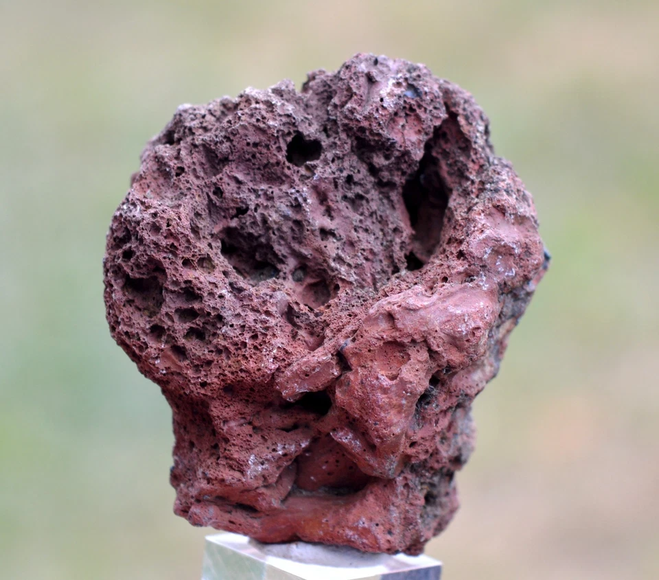 Scories volcaniques & Augite 53 grammes - Gergovie, La Roche-Blanche, France - Photo 1/4