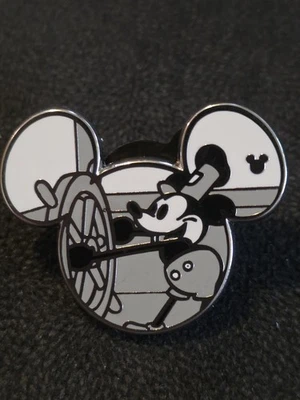 Disney World Hidden Mickey 2019 Short Films Steamboat Willie Pin 136781 (21) - Image 1 of 3