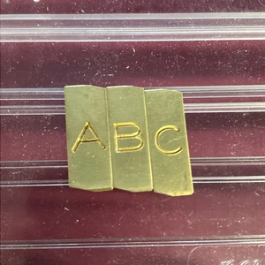 Neu Hermes 1-zeilig EXTENDED BLOCK Full Set Messing Gravur Schrift 1-1/4" 35-303 - Bild 1 von 9