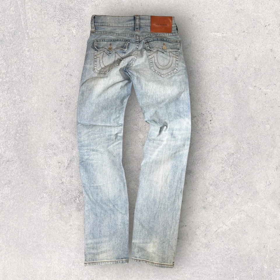 True Religion Geno Relaxed Slim Flap Pocket Light Wash Jeans Mens Size 30x34 - Image 1 of 4