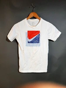 The Nike Tee T-Shirt Youth M Gray Athletic Cut Dri-Fit Short Sleeve Crew Neck - Picture 1 of 3