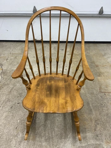Beautiful ETHAN ALLEN Circa 1776 Solid Maple Windsor Style Rocking Chair 18-9710 Cover