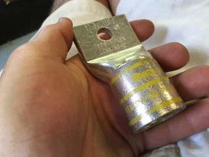 (3) Locomotora Panduit LCAX750-12-3...750KCMIL...777...un orificio terminal de cobre. ¡NUEVO EN CAJA!! - Imagen 1 de 5