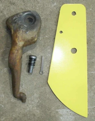 B10435B,B10447 LH John Deere Disk Harrow Scraper Bracket Assembly Fits RWA,BWA - Image 1 of 2