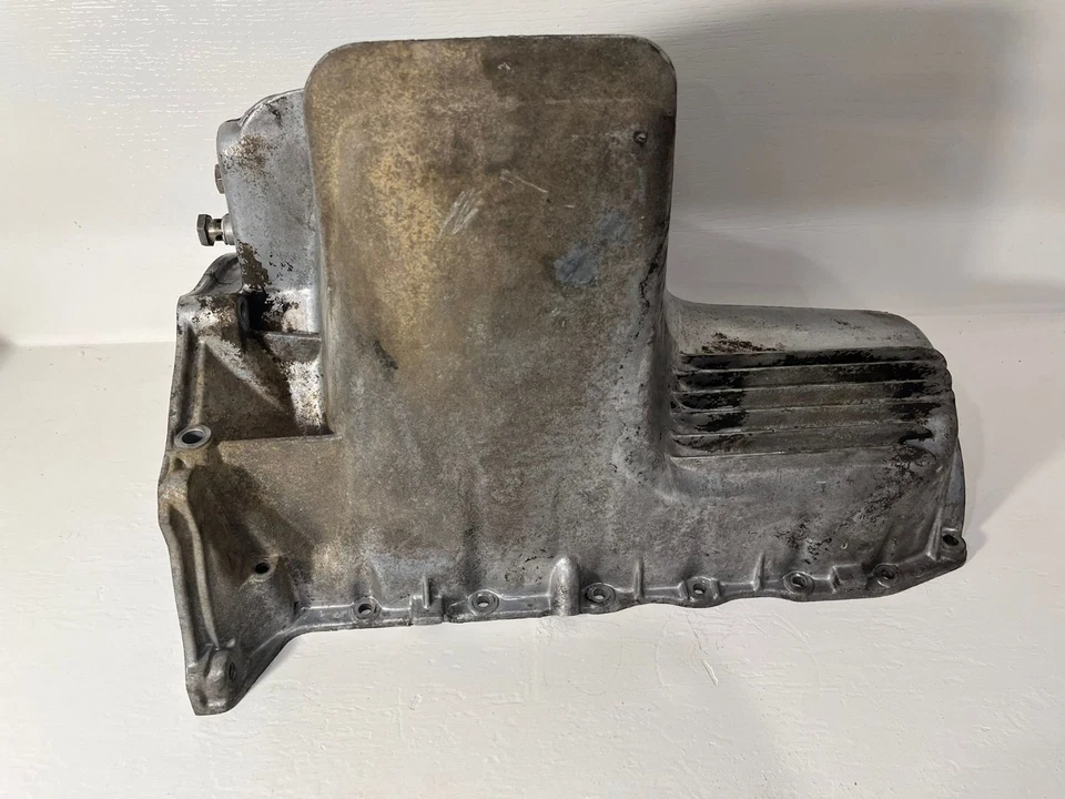 Porsche 924 Turbo 931 1979-1982 cárter de aceite del motor 2,0 L turbo Foto 1 de 4