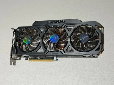 Tarjeta de gráficos Gigabyte Radeon R9 290X 4 GB GDDR5 GV-R929XOC-4GD Foto 1 de 3