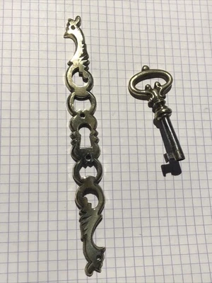 ornement entrée de serrure ancienne avec une Clé ￼ Diamètre Extérieur ￼5 ,lNT 4 - Photo 1/4