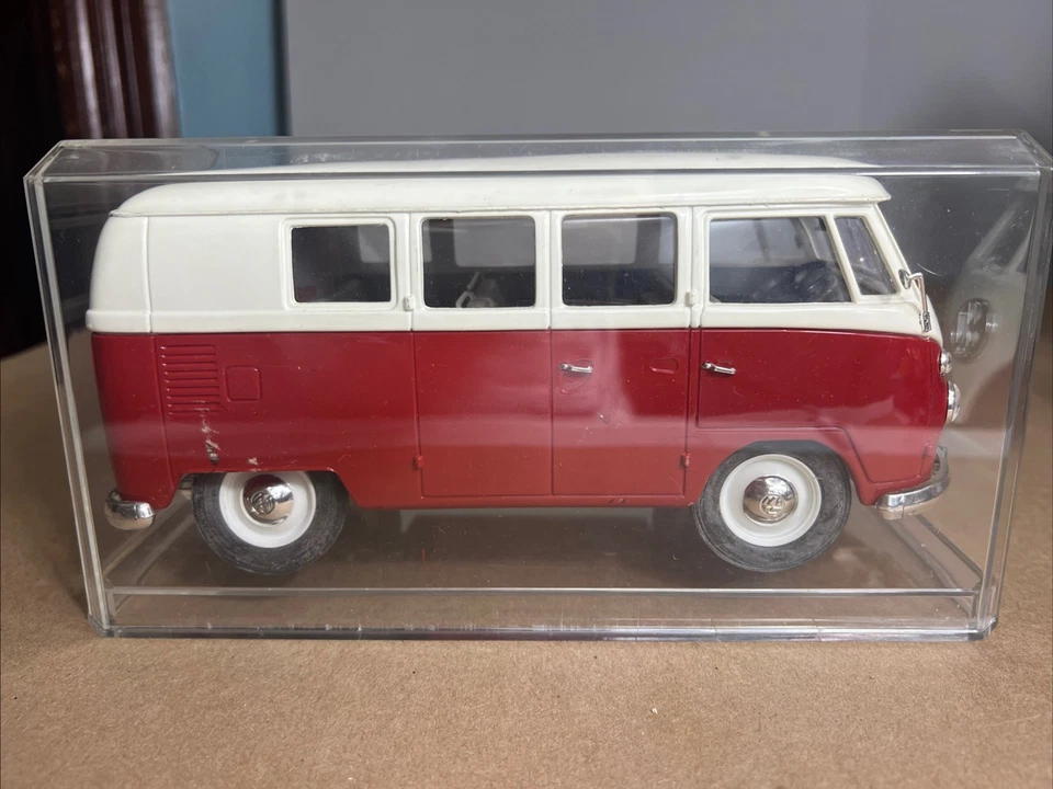 Autobús Volkswagen Sólido 1966 11 ventanas VW autobús 1:19 fundido a presión en estuche Foto 1 de 4