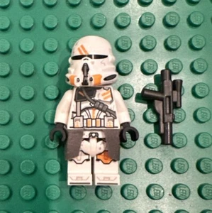 Lego Clone Airborne Trooper, 212th Attack Battalion Dirt Phase 2 sw1100 75286 - Picture 1 of 3
