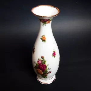 Royal Albert 1962 Old Country Roses Fluted Edge Bud Vase 7'inch 2'inch Base. - Picture 1 of 5