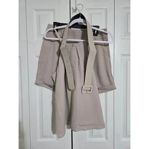 Unknown brand large women's 3 piece outfit. Top shorts and belt in beige new - Picture 1 of 16