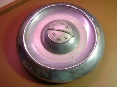 1956 OLDSMOBILE 88 EIGHTY-EIGHT HUB CAP - Image 1 of 3