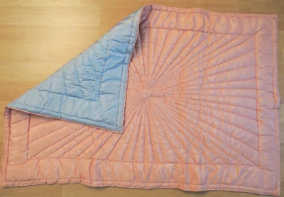 Edredón cuna vintage 50X34 pulgadas, rosa y azul, principios de los años 50, envío gratuito Foto 1 de 4