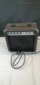 Amplificador de guitarra Soundlab G860F con entrada de cinta/CD y nivel de overdrive conmutable - Imagen 1 de 10