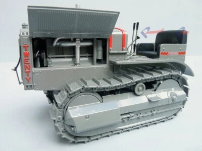 1:16 Norscot TWENTY TRACK-TYPE TRACTOR Constuction Farm Machine Diecast Model - Image 1 of 4