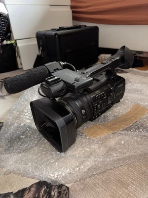 Sony HVR-Z1E HDV-Camcorder (Zoom defekt) mit Zubehör - Bild 1 von 4