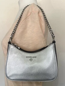 Bolso Michael Kors Jet SET Charm Cuero Guijarro Plateado Pequeño Pochette - Imagen 1 de 14