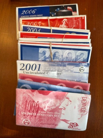 Lot of 8 US Mint Sets 1999-2006 P & D. 16 envelopes Cover