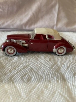 1937 CORD 812 Supercharged By Signature 1/32 Scale Diecast Maroon JUNKYARD - Image 1 of 4