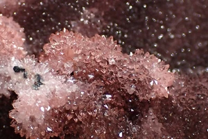 RHODOCHROSITE * PINK FINE CRYSTALS ON MATRIX !!! Moanda, GABON - Picture 1 of 24