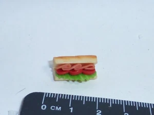 1:12 Scale Subway Sandwich b Dolls House Miniature Food - Bild 1 von 2